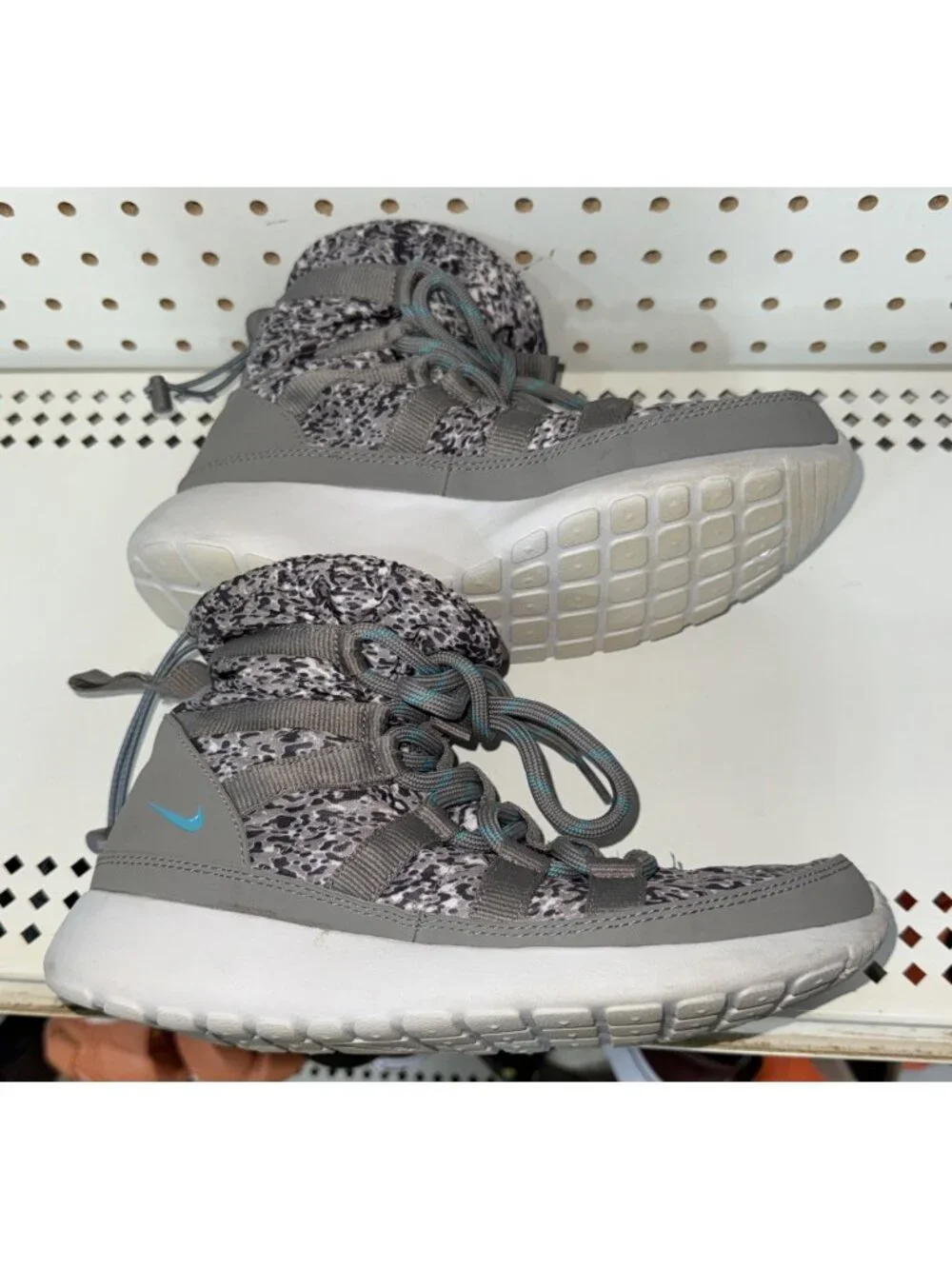 Nike Roshe Run Hi Womens Faux Fur Lined Winter Boots Sneakerboots Size 6 Gray